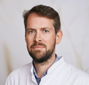 Prof. Dr. med. Ole Goertz ist Experte für Chirurgie und Dr. Pro Bono