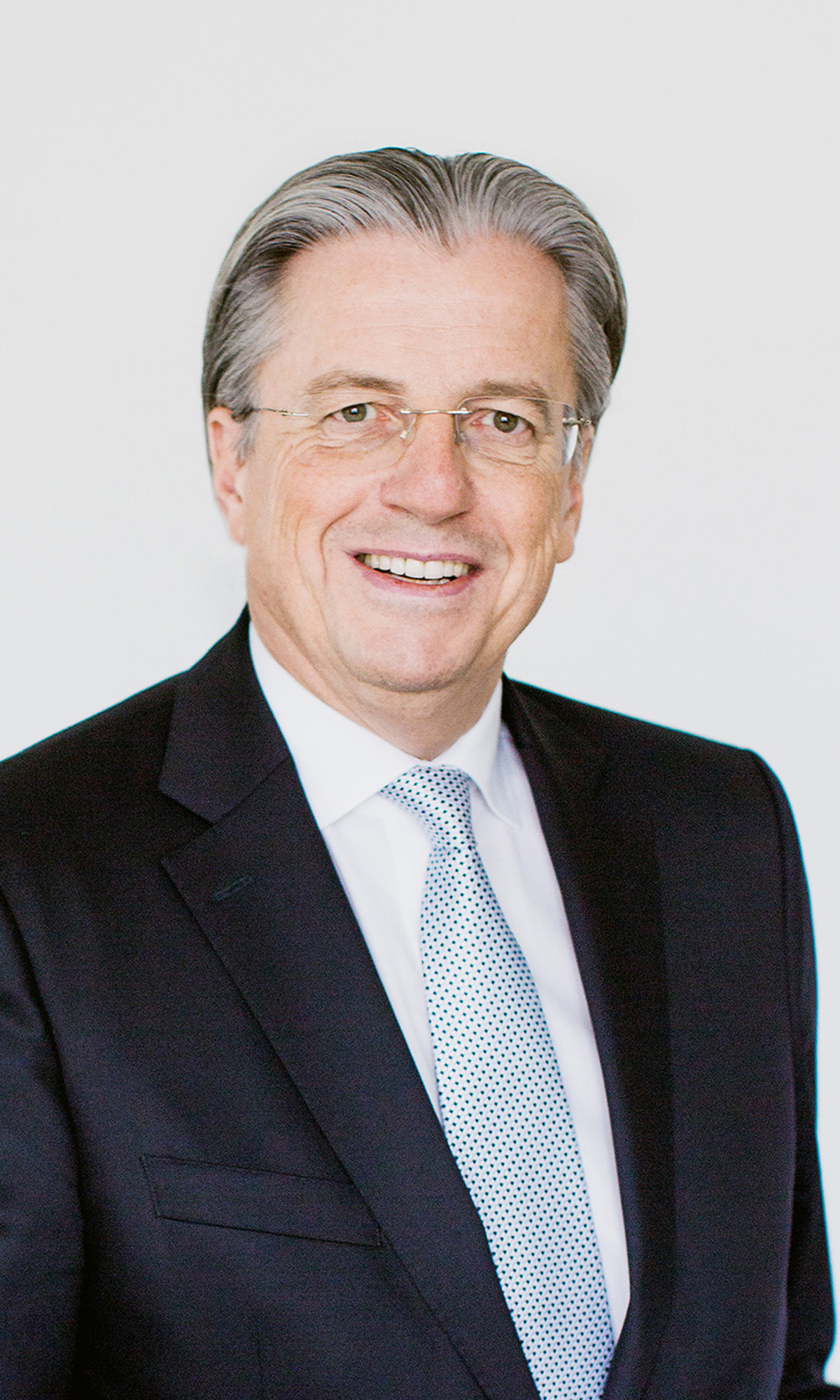 Porträtforo von Prof. Dr. Jochen A. Werner, Ärztlicher Direktor und Vorstandvorsitzender des Universitätsklinikums Essen. (Foto: www.andrezelck.com)